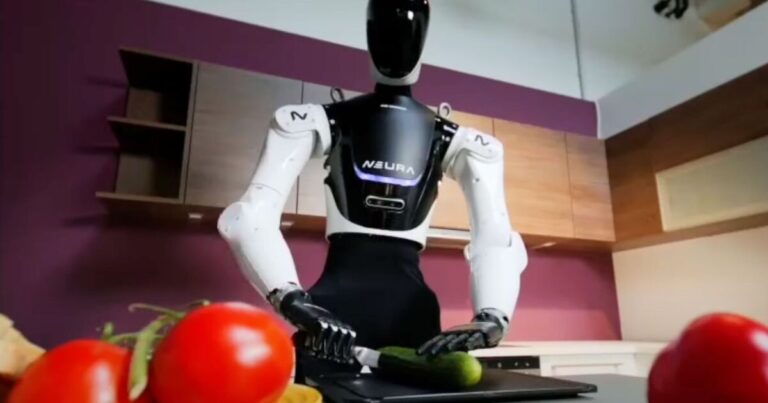 Video: Humanoid housebot gets stuck in housework