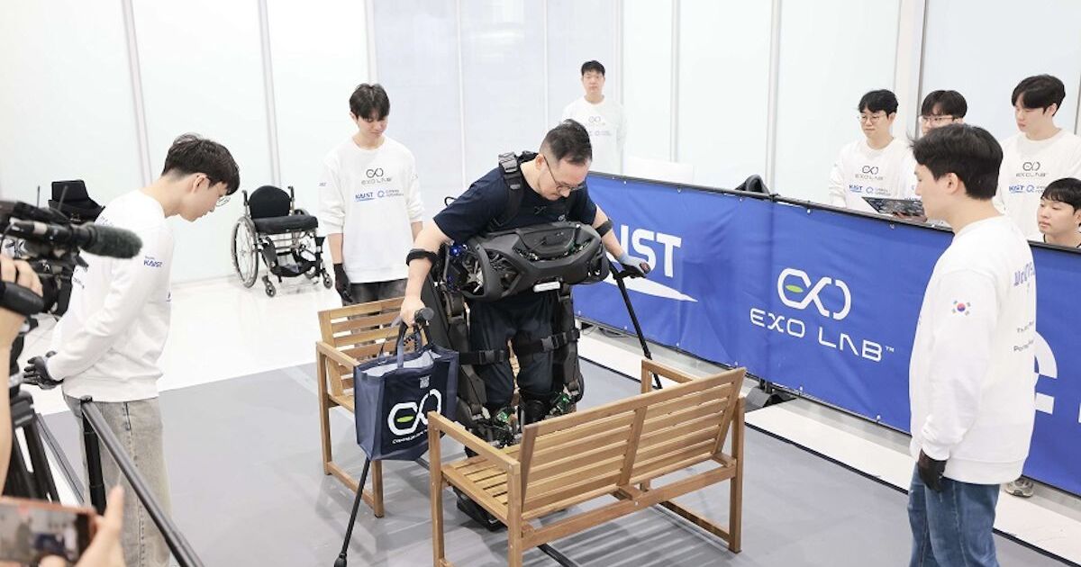 New front-loading exoskeleton lifts paralyzed patients and walks